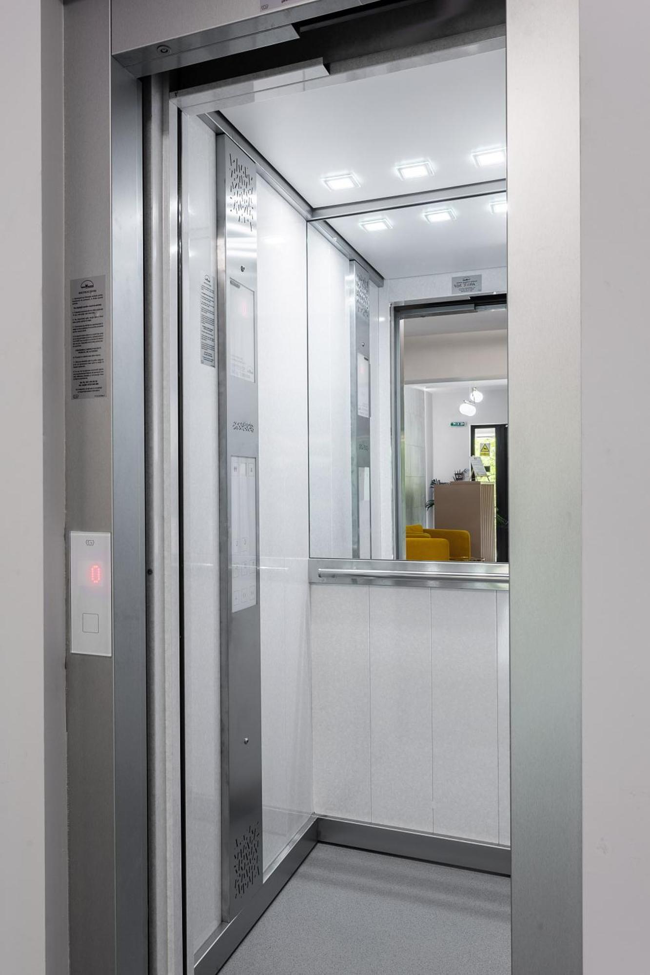 Otopeni Suites By Citybookings Esterno foto